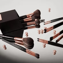 🌹✨ BH Signature Rose Gold – 13 Piece Luxury Brush Set with Holder 💄💎